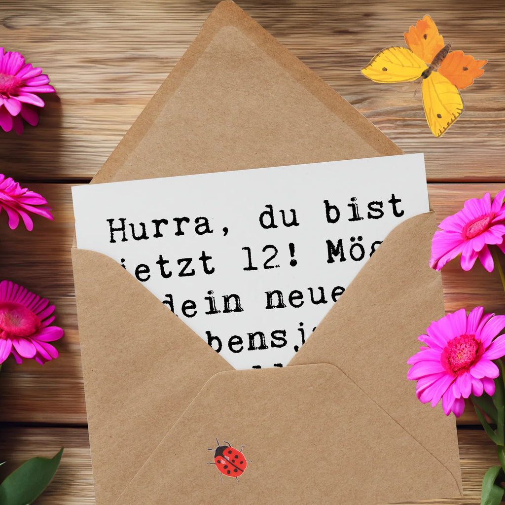 Deluxe Card Saying Hurra, du bist jetzt 12! Möge dein neues Lebensjahr voller Abenteuer und Freude sein! Hochzeitskarte, Hochwertige Grußkarte, Einladungskarte, Karte, Grußkarte, Glückwunschkarte, Geburtstagskarte, Hochwertige Klappkarte, Klappkarte, Geburtstag, Geburtstagsgeschenk, Geschenk