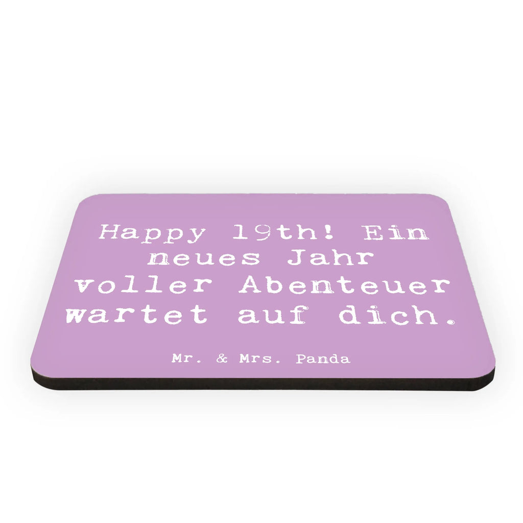 Magnet Saying Happy 19th! Ein neues Jahr voller Abenteuer wartet auf dich. Fridge Magnet, holz kühlschrankmagnet, tafelmagnet, spruchmagnet, wandmagnet, Pinnwandmagnet, holzmagnet, notizmagnet, designmagnet, Notizhalter, memomagnet, mdf magnet, zettelhalter, rechteckmagnet, whiteboardmagnet, haftmagnet, holz whiteboardmagnet, büromagnet, einkaufszettelmagnet, magnet, küchenmagnet, bildmagnet, Kühlschrankmagnet, Dekomagnet, Geburtstag, Geburtstagsgeschenk, Geschenk