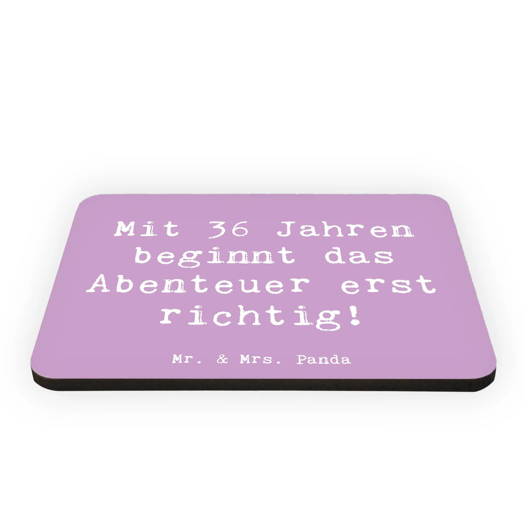 Magnet Saying Mit 36 Jahren beginnt das Abenteuer erst richtig! Souvenir Magnet, Pinnwandmagnet, Kühlschrank Dekoration, Kühlschrankmagnet, Whiteboard Magnet, Motivmagnete, Dekomagnet, Notiz Magnet, Geburtstag, Geburtstagsgeschenk, Geschenk