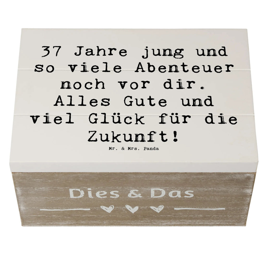 Wooden chest Saying 37 Jahre jung und so viele Abenteuer noch vor dir. Alles Gute und viel Glück für die Zukunft! Dekokiste, Erinnerungsbox, Geschenkdose, Truhe, Schatulle, XXL, Kiste, Schatzkiste, Holzkiste, Erinnerungskiste, Aufbewahrungsbox, Geschenkbox, Geburtstag, Geburtstagsgeschenk, Geschenk