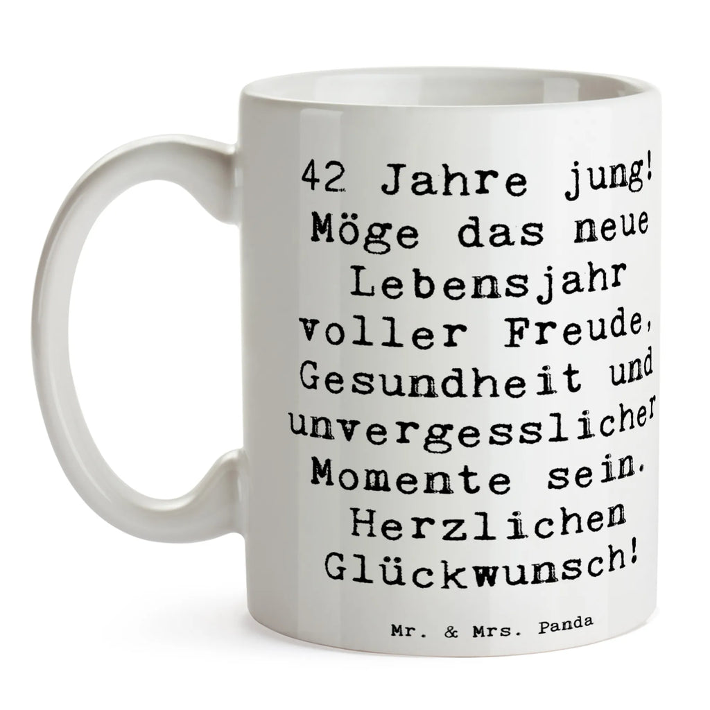 Mug Saying 42 Jahre jung! Möge das neue Lebensjahr voller Freude, Gesundheit und unvergesslicher Momente sein. Herzlichen Glückwunsch! Teetasse, Geschenktasse, Tasse mit Motiven, Bürotasse, Tasse mit Zitaten, Keramiktasse, Tasse, Kaffeetasse, Porzellantasse, Geburtstag, Geburtstagsgeschenk, Geschenk