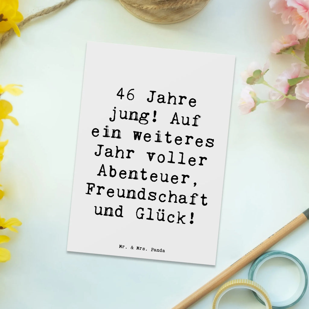Postcard Saying 46 Jahre jung! Auf ein weiteres Jahr voller Abenteuer, Freundschaft und Glück! Ansichtskarten, Dankeskarte, Einladungskarten Geburtstag, Postkarte, Grußkarte, Karte, Geburtstagskarte, Einladung Geburtstag, Ansichtskarte, Einladungskarte, Geschenkkarte, Einladung, Geburtstag, Geburtstagsgeschenk, Geschenk
