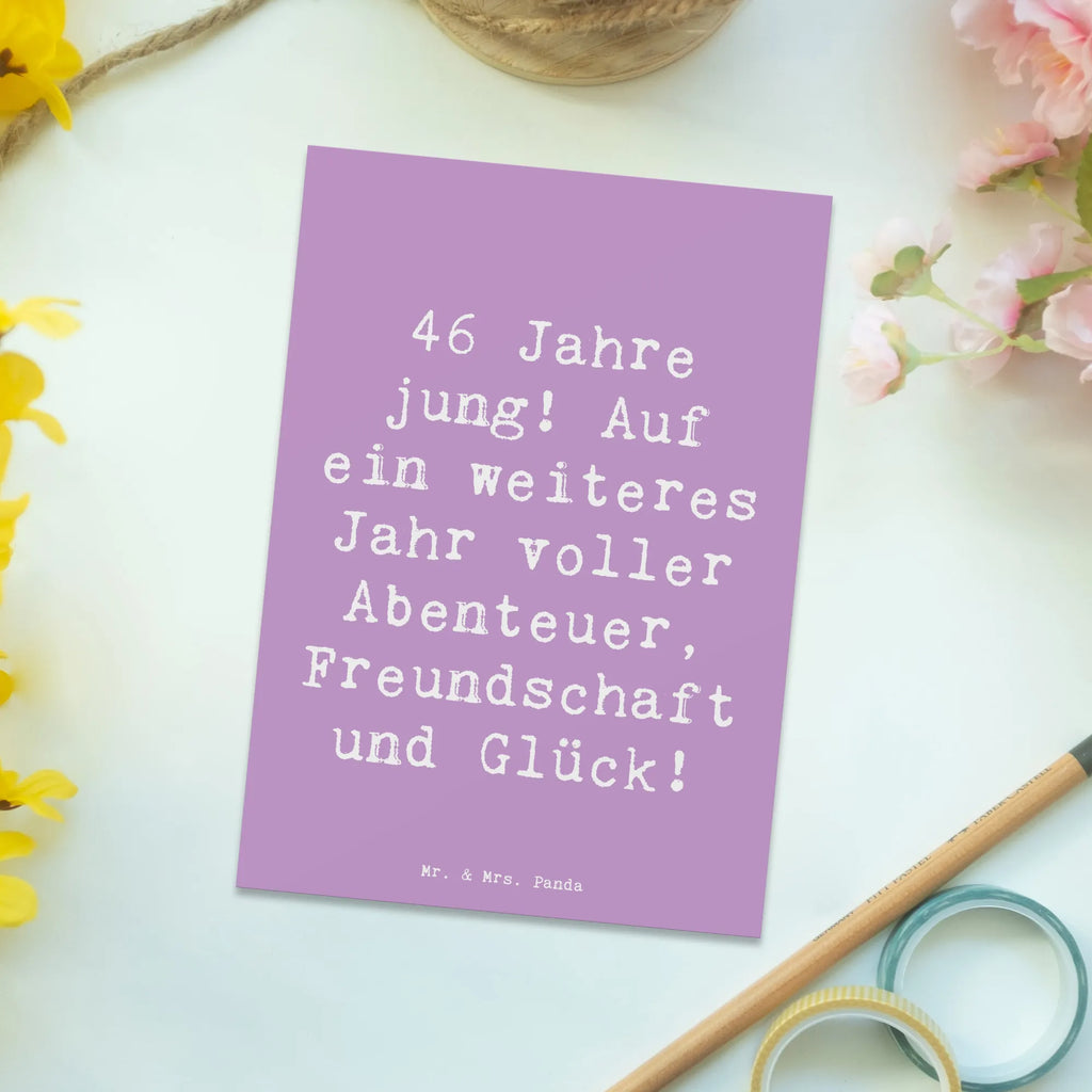 Postcard Saying 46 Jahre jung! Auf ein weiteres Jahr voller Abenteuer, Freundschaft und Glück! Ansichtskarten, Dankeskarte, Einladungskarten Geburtstag, Postkarte, Grußkarte, Karte, Geburtstagskarte, Einladung Geburtstag, Ansichtskarte, Einladungskarte, Geschenkkarte, Einladung, Geburtstag, Geburtstagsgeschenk, Geschenk