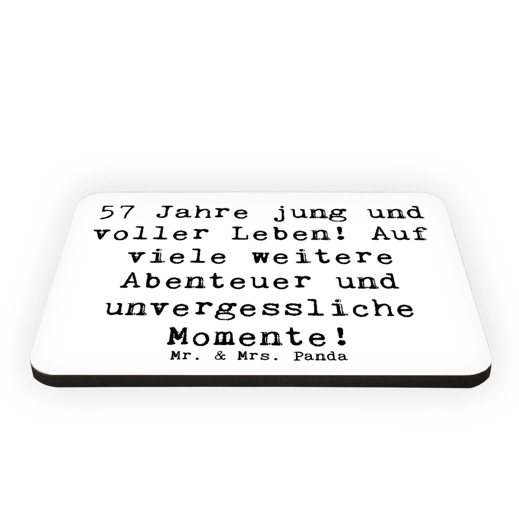 Magnet Saying 57 Jahre jung und voller Leben! Auf viele weitere Abenteuer und unvergessliche Momente! Kühlschrank Dekoration, Whiteboard Magnet, Pinnwandmagnet, Kühlschrankmagnet, Notiz Magnet, Souvenir Magnet, Motivmagnete, Dekomagnet, Geburtstag, Geburtstagsgeschenk, Geschenk