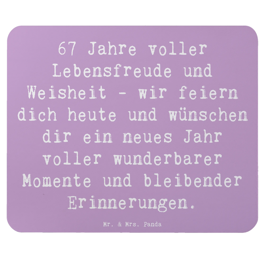Mouse mat Saying 67 Jahre voller Lebensfreude und Weisheit - wir feiern dich heute und wünschen dir ein neues Jahr voller wunderbarer Momente und bleibender Erinnerungen. Mauspad, PC Zubehör, Mousepad, Computer zubehör, Designer Mauspad, Einzigartiges Mauspad, Mausunterlage, Büroausstattung, Mauspad Büro, Arbeitszimmer, Geburtstag, Geburtstagsgeschenk, Geschenk