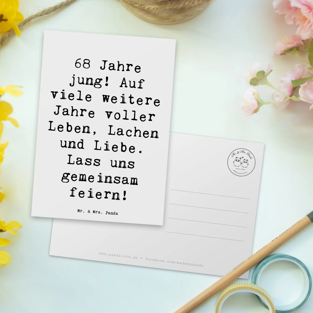 Postcard Saying 68 Jahre jung! Auf viele weitere Jahre voller Leben, Lachen und Liebe. Lass uns gemeinsam feiern! Ansichtskarte, Einladung, Karte, Postkarte, Einladungskarte, Ansichtskarten, Geschenkkarte, Einladung Geburtstag, Dankeskarte, Geburtstagskarte, Einladungskarten Geburtstag, Grußkarte, Geburtstag, Geburtstagsgeschenk, Geschenk