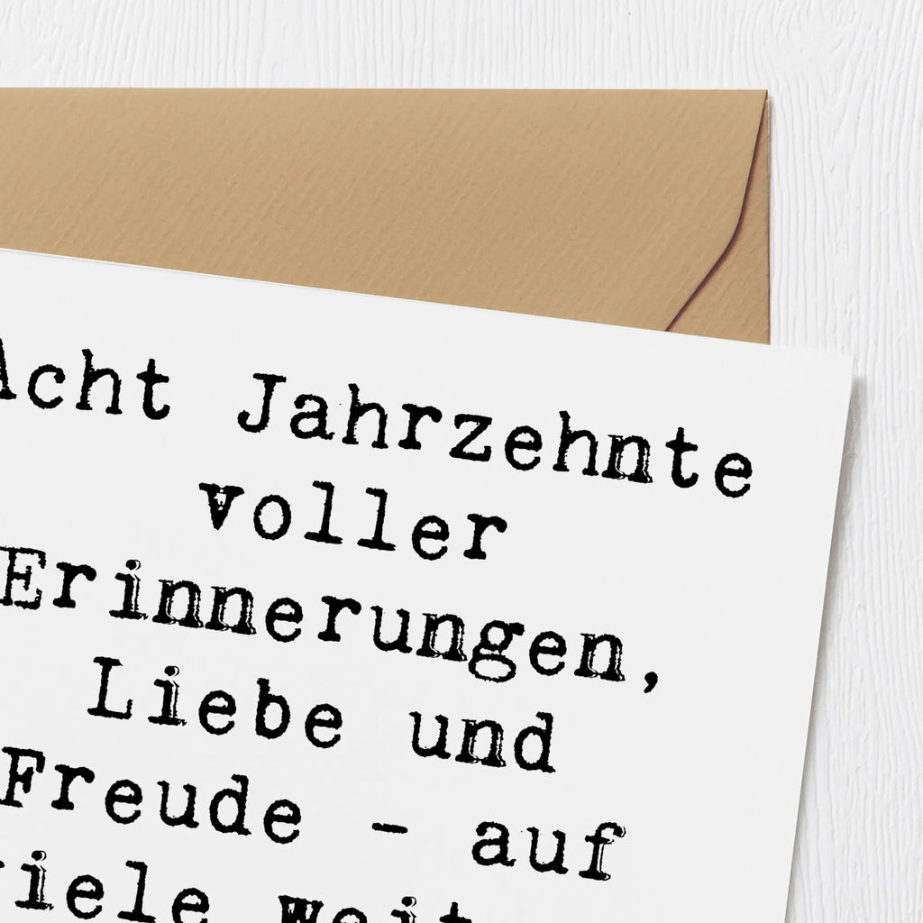 Deluxe Card Saying Acht Jahrzehnte voller Erinnerungen, Liebe und Freude - auf viele weitere wertvolle Momente! Hochwertige Klappkarte, Karte, Glückwunschkarte, Geburtstagskarte, Hochzeitskarte, Grußkarte, Einladungskarte, Klappkarte, Hochwertige Grußkarte, Geburtstag, Geburtstagsgeschenk, Geschenk