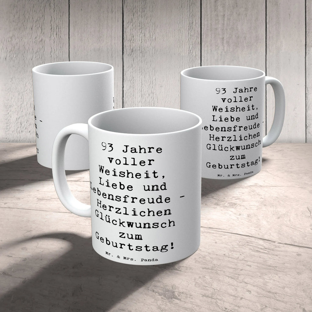 Mug Saying 93 Jahre voller Weisheit, Liebe und Lebensfreude - Herzlichen Glückwunsch zum Geburtstag! Tasse mit Motiven, Porzellantasse, Keramiktasse, Tasse, Tasse mit Zitaten, Teetasse, Kaffeetasse, Geschenktasse, Bürotasse, Geburtstag, Geburtstagsgeschenk, Geschenk