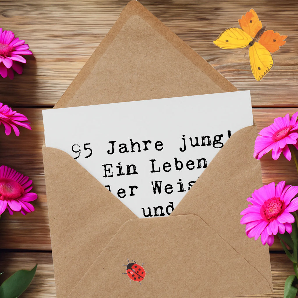 Deluxe Card Saying 95 Jahre jung! Ein Leben voller Weisheit und unvergesslicher Momente! Geburtstagskarte, Grußkarte, Hochwertige Grußkarte, Hochzeitskarte, Karte, Klappkarte, Einladungskarte, Glückwunschkarte, Hochwertige Klappkarte, Geburtstag, Geburtstagsgeschenk, Geschenk