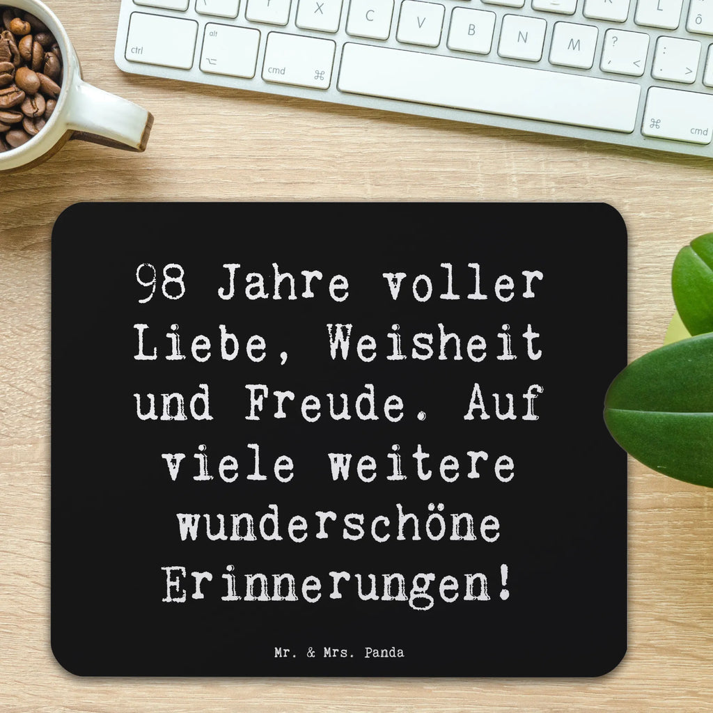 Mouse mat Saying 98 Jahre voller Liebe, Weisheit und Freude. Auf viele weitere wunderschöne Erinnerungen! Arbeitszimmer, Mausunterlage, Mauspad, Einzigartiges Mauspad, Computer zubehör, Designer Mauspad, Mousepad, PC Zubehör, Büroausstattung, Mauspad Büro, Geburtstag, Geburtstagsgeschenk, Geschenk