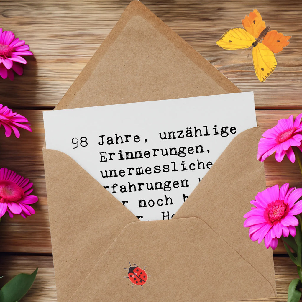 Deluxe Card Saying 98 Jahre, unzählige Erinnerungen, unermessliche Erfahrungen und immer noch bereit für mehr. Herzlichen Glückwunsch zu diesem fantastischen Meilenstein! Karte, Hochwertige Klappkarte, Glückwunschkarte, Hochwertige Grußkarte, Grußkarte, Klappkarte, Hochzeitskarte, Geburtstagskarte, Einladungskarte, Geburtstag, Geburtstagsgeschenk, Geschenk