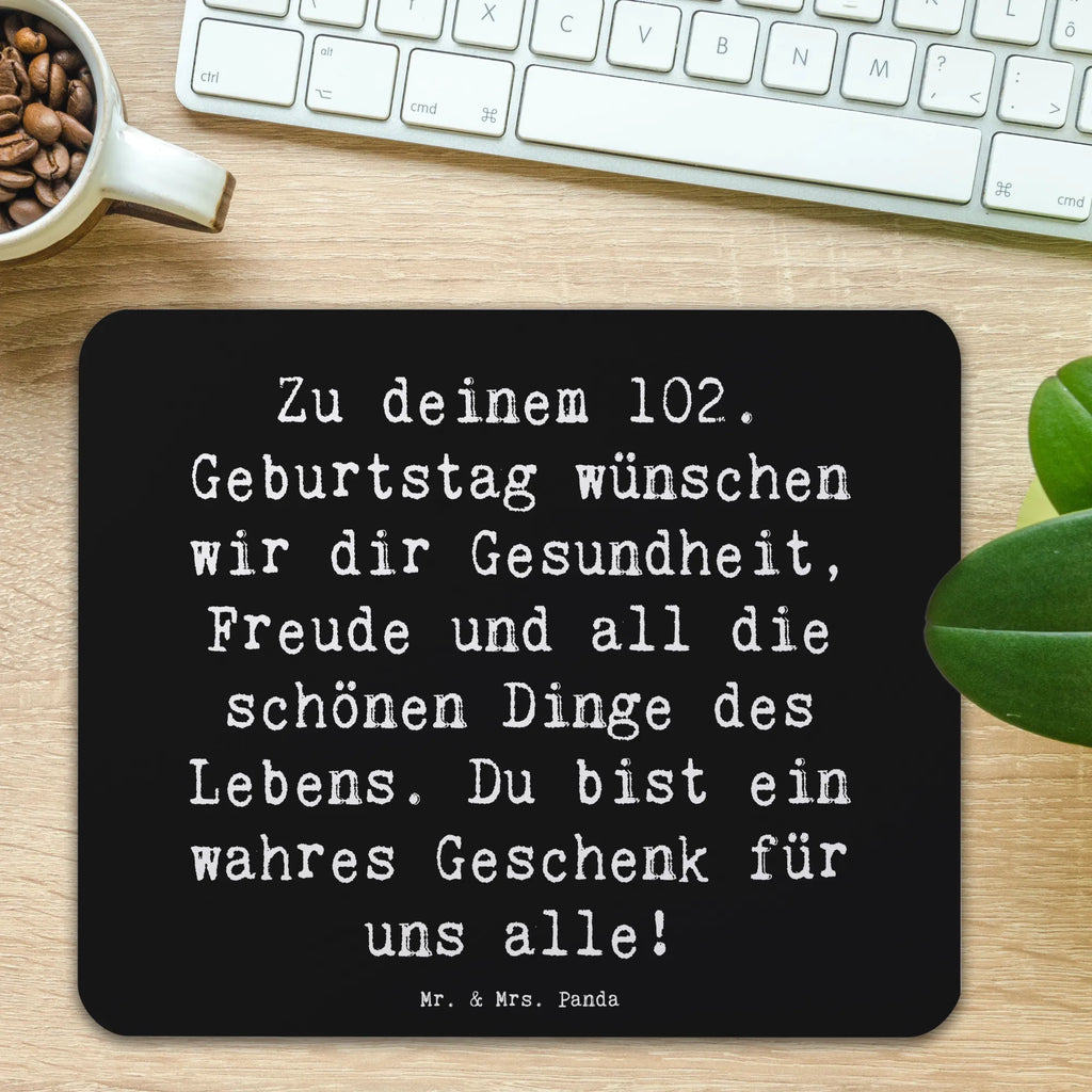 Mouse mat Saying Zu deinem 102. Geburtstag wünschen wir dir Gesundheit, Freude und all die schönen Dinge des Lebens. Du bist ein wahres Geschenk für uns alle! Arbeitszimmer, Einzigartiges Mauspad, Computer zubehör, Mauspad Büro, Mausunterlage, PC Zubehör, Büroausstattung, Mousepad, Designer Mauspad, Mauspad, Geburtstag, Geburtstagsgeschenk, Geschenk