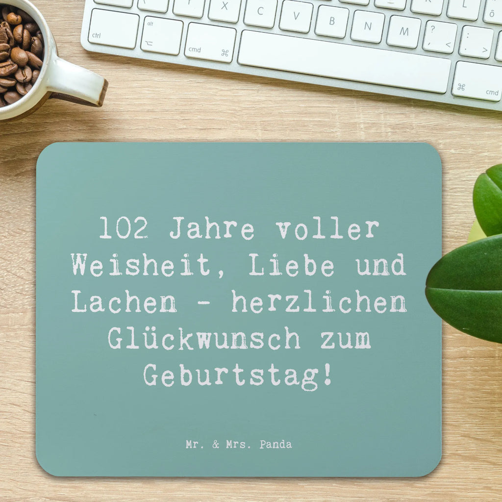Mouse mat Saying 102 Jahre voller Weisheit, Liebe und Lachen - herzlichen Glückwunsch zum Geburtstag! Mousepad, Mausunterlage, Mauspad Büro, Designer Mauspad, Computer zubehör, PC Zubehör, Einzigartiges Mauspad, Mauspad, Büroausstattung, Arbeitszimmer, Geburtstag, Geburtstagsgeschenk, Geschenk