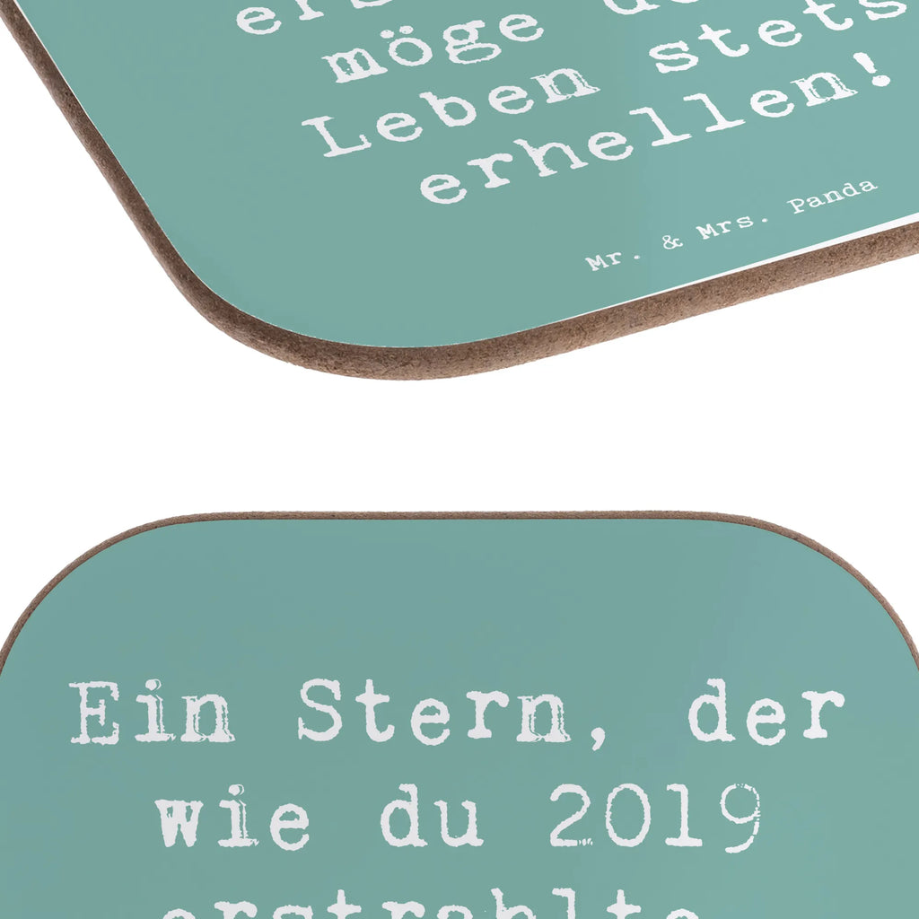 Square coaster Saying Ein Stern, der wie du 2019 erstrahlte, möge dein Leben stets erhellen! Untersetzer, Untersetzer Design, Bierdeckel, Glasuntersetzer, Holzuntersetzer, Untersetzer Gläser, Getränkeuntersetzer, Untersetzer aus Holz, Tassen Untersetzer, Korkuntersetzer, Untersetzer Holz, Untersetzer für Gläser, Geburtstag, Geburtstagsgeschenk, Geschenk