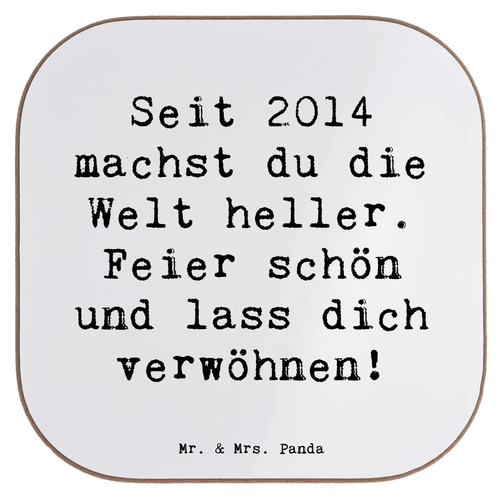 Square coaster Saying Seit 2014 machst du die Welt heller. Feier schön und lass dich verwöhnen! Untersetzer Gläser, Bierdeckel, Glasuntersetzer, Tassen Untersetzer, Untersetzer Design, Untersetzer, Getränkeuntersetzer, Untersetzer für Gläser, Holzuntersetzer, Untersetzer Holz, Untersetzer aus Holz, Korkuntersetzer, Geburtstag, Geburtstagsgeschenk, Geschenk