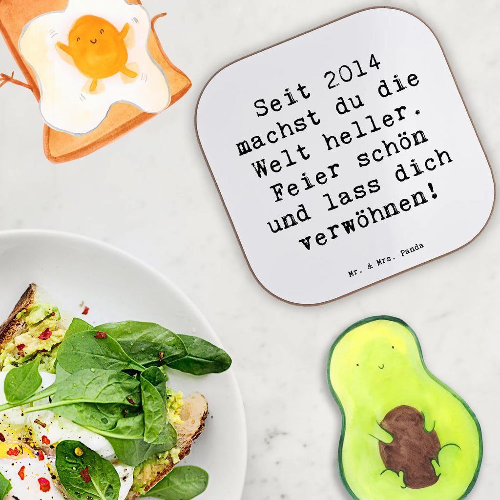 Square coaster Saying Seit 2014 machst du die Welt heller. Feier schön und lass dich verwöhnen! Untersetzer Gläser, Bierdeckel, Glasuntersetzer, Tassen Untersetzer, Untersetzer Design, Untersetzer, Getränkeuntersetzer, Untersetzer für Gläser, Holzuntersetzer, Untersetzer Holz, Untersetzer aus Holz, Korkuntersetzer, Geburtstag, Geburtstagsgeschenk, Geschenk