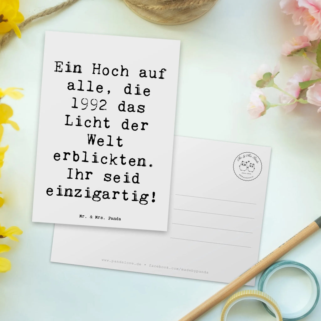 Postcard Saying Ein Hoch auf alle, die 1992 das Licht der Welt erblickten. Ihr seid einzigartig! Geschenkkarte, Grußkarte, Ansichtskarte, Postkarte, Einladung Geburtstag, Karte, Geburtstagskarte, Ansichtskarten, Einladung, Dankeskarte, Einladungskarten Geburtstag, Einladungskarte, Geburtstag, Geburtstagsgeschenk, Geschenk