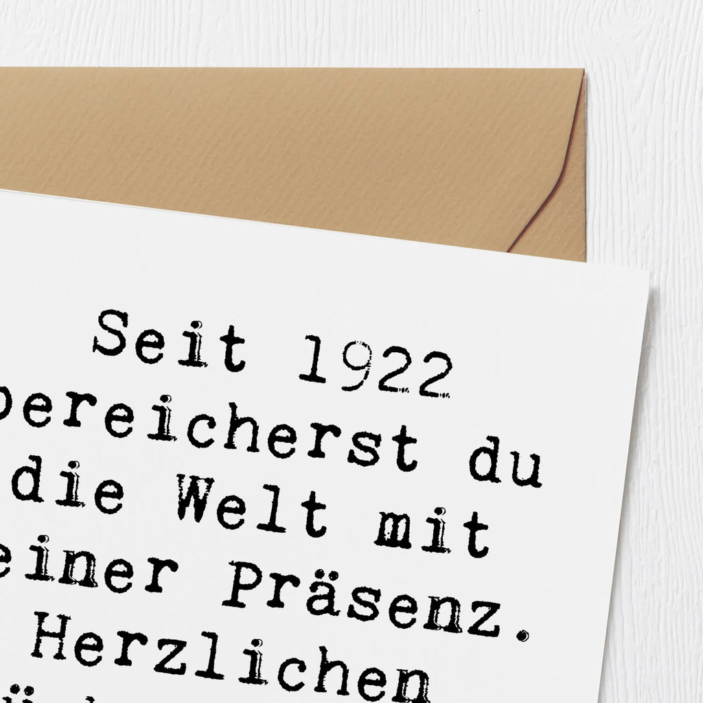 Deluxe Card Saying Seit 1922 bereicherst du die Welt mit deiner Präsenz. Herzlichen Glückwunsch und alles Liebe! Klappkarte, Karte, Grußkarte, Glückwunschkarte, Hochzeitskarte, Hochwertige Grußkarte, Hochwertige Klappkarte, Einladungskarte, Geburtstagskarte, Geburtstag, Geburtstagsgeschenk, Geschenk