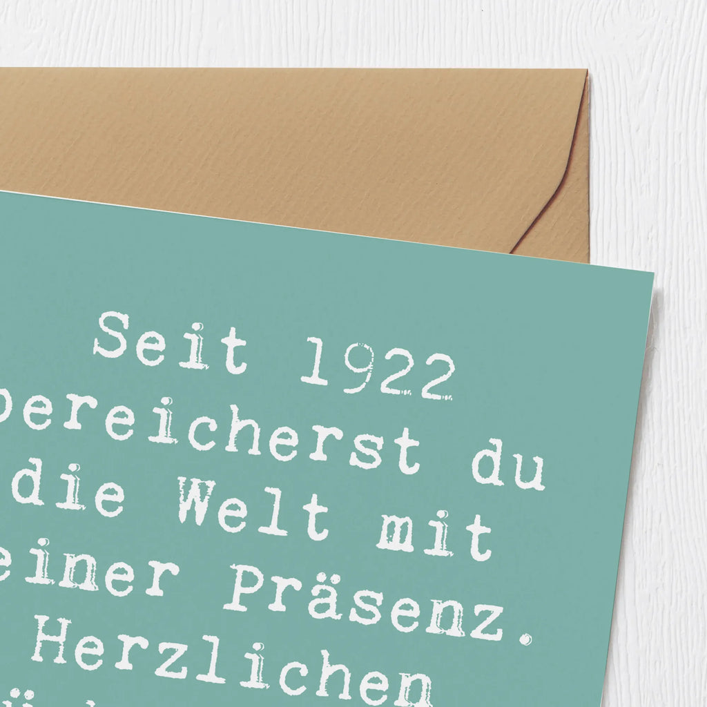 Deluxe Card Saying Seit 1922 bereicherst du die Welt mit deiner Präsenz. Herzlichen Glückwunsch und alles Liebe! Klappkarte, Karte, Grußkarte, Glückwunschkarte, Hochzeitskarte, Hochwertige Grußkarte, Hochwertige Klappkarte, Einladungskarte, Geburtstagskarte, Geburtstag, Geburtstagsgeschenk, Geschenk