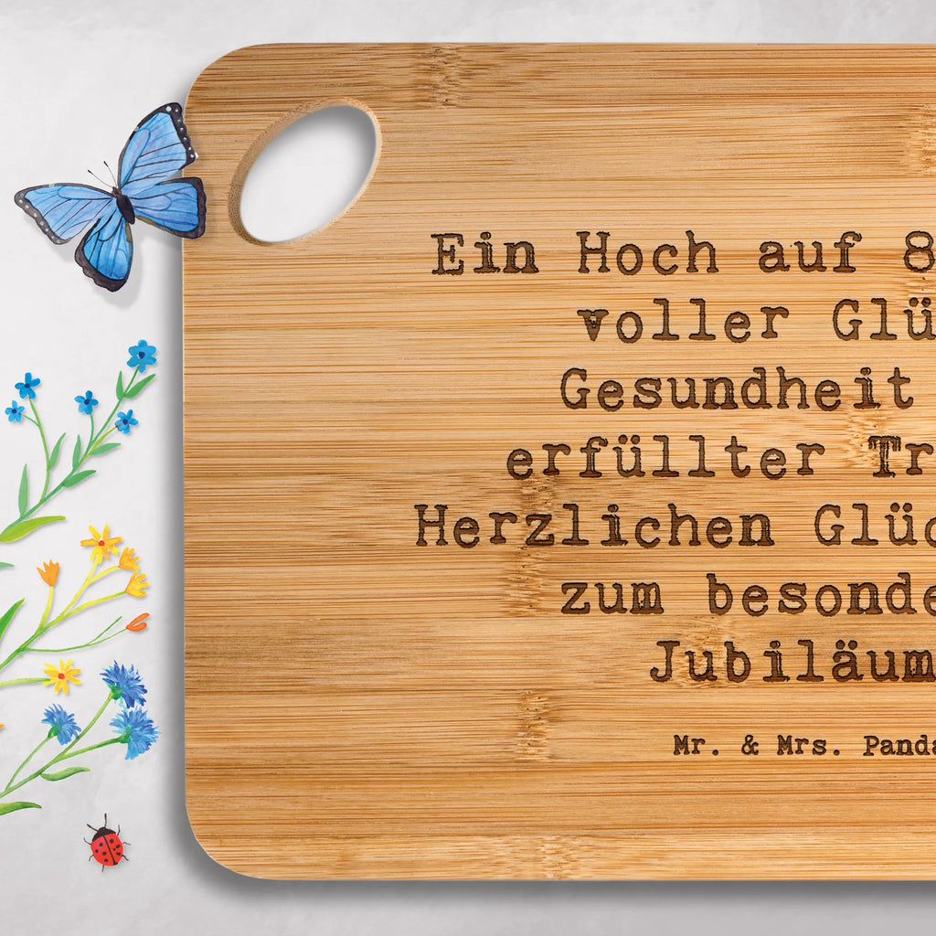 Bambus - deska do krojenia Przysłowie Ein Hoch auf 80 Jahre voller Glück, Gesundheit und erfüllter Träume. Herzlichen Glückwunsch zum besonderen Jubiläum! Urodziny, prezent urodzinowy, prezent