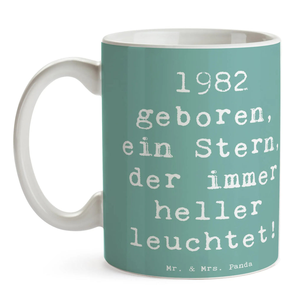 Mug Saying 1982 geboren, ein Stern, der immer heller leuchtet! Bürotasse, Porzellantasse, Tasse mit Motiven, Tasse, Tasse mit Zitaten, Geschenktasse, Teetasse, Keramiktasse, Kaffeetasse, Geburtstag, Geburtstagsgeschenk, Geschenk