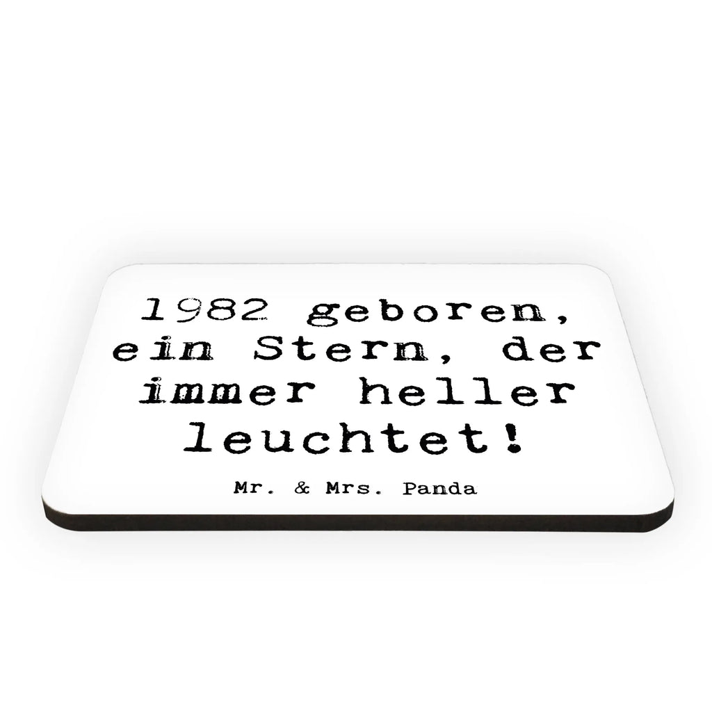 Magnet Saying 1982 geboren, ein Stern, der immer heller leuchtet! Dekomagnet, Whiteboard Magnet, Pinnwandmagnet, Motivmagnete, Kühlschrank Dekoration, Souvenir Magnet, Notiz Magnet, Kühlschrankmagnet, Geburtstag, Geburtstagsgeschenk, Geschenk