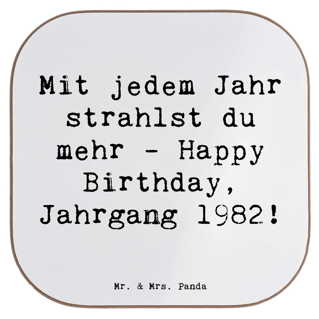 Square coaster Saying Mit jedem Jahr strahlst du mehr - Happy Birthday, Jahrgang 1982! Untersetzer aus Holz, Glasuntersetzer, Korkuntersetzer, Untersetzer Holz, Untersetzer für Gläser, Untersetzer Design, Tassen Untersetzer, Bierdeckel, Getränkeuntersetzer, Holzuntersetzer, Untersetzer Gläser, Untersetzer, Geburtstag, Geburtstagsgeschenk, Geschenk