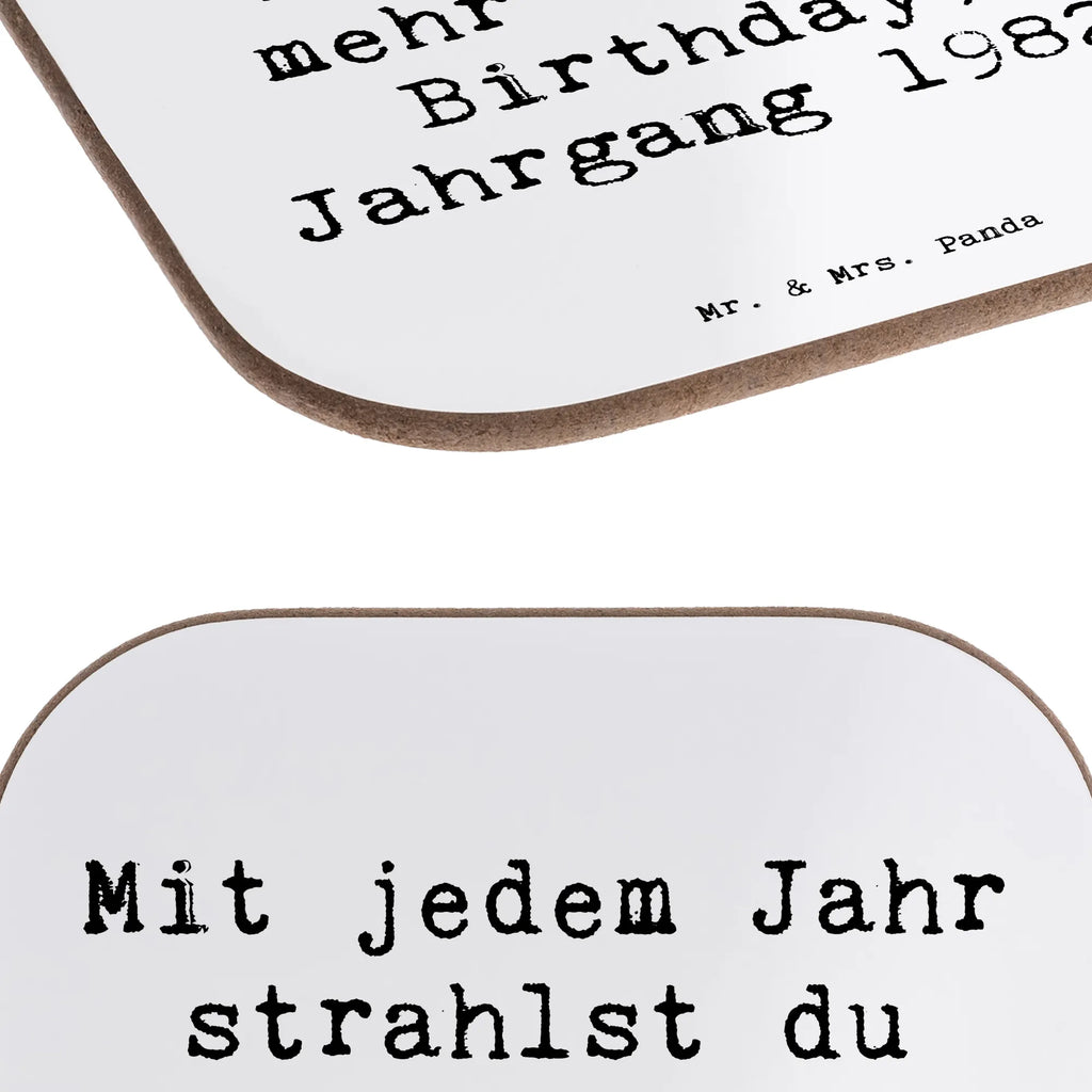Square coaster Saying Mit jedem Jahr strahlst du mehr - Happy Birthday, Jahrgang 1982! Untersetzer aus Holz, Glasuntersetzer, Korkuntersetzer, Untersetzer Holz, Untersetzer für Gläser, Untersetzer Design, Tassen Untersetzer, Bierdeckel, Getränkeuntersetzer, Holzuntersetzer, Untersetzer Gläser, Untersetzer, Geburtstag, Geburtstagsgeschenk, Geschenk