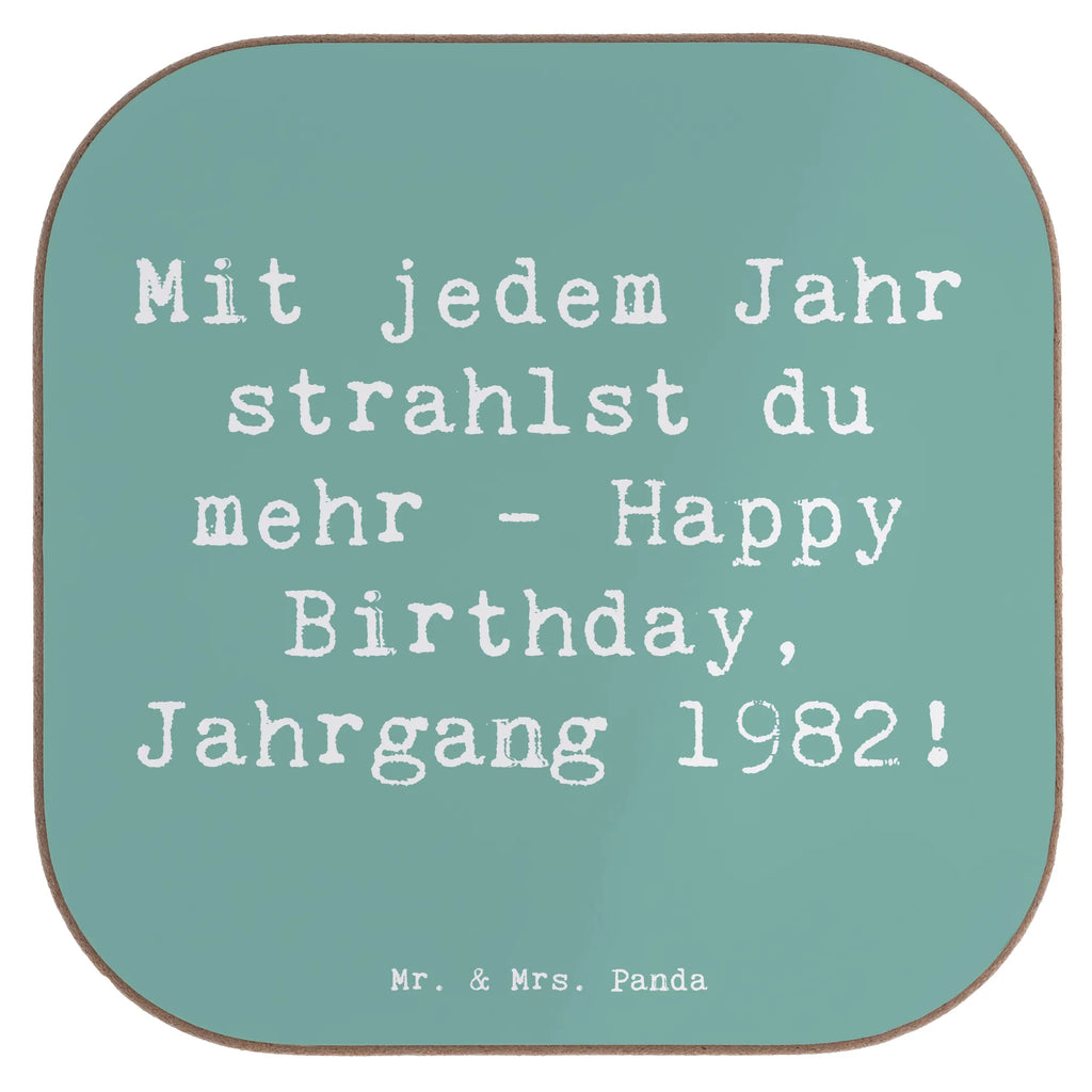 Square coaster Saying Mit jedem Jahr strahlst du mehr - Happy Birthday, Jahrgang 1982! Untersetzer aus Holz, Glasuntersetzer, Korkuntersetzer, Untersetzer Holz, Untersetzer für Gläser, Untersetzer Design, Tassen Untersetzer, Bierdeckel, Getränkeuntersetzer, Holzuntersetzer, Untersetzer Gläser, Untersetzer, Geburtstag, Geburtstagsgeschenk, Geschenk