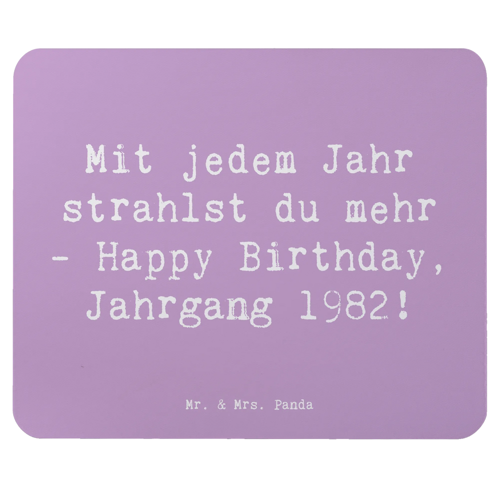 Mouse mat Saying Mit jedem Jahr strahlst du mehr - Happy Birthday, Jahrgang 1982! Mousepad, Einzigartiges Mauspad, Arbeitszimmer, PC Zubehör, Mauspad, Computer zubehör, Mauspad Büro, Büroausstattung, Mausunterlage, Designer Mauspad, Geburtstag, Geburtstagsgeschenk, Geschenk