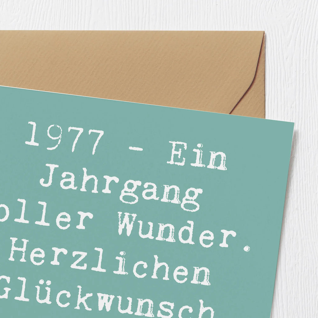 Deluxe Karte Spruch 1977 Geburtstag Wunder Karte, Grußkarte, Klappkarte, Einladungskarte, Glückwunschkarte, Hochzeitskarte, Geburtstagskarte, Hochwertige Grußkarte, Hochwertige Klappkarte, Geburtstag, Geburtstagsgeschenk, Geschenk
