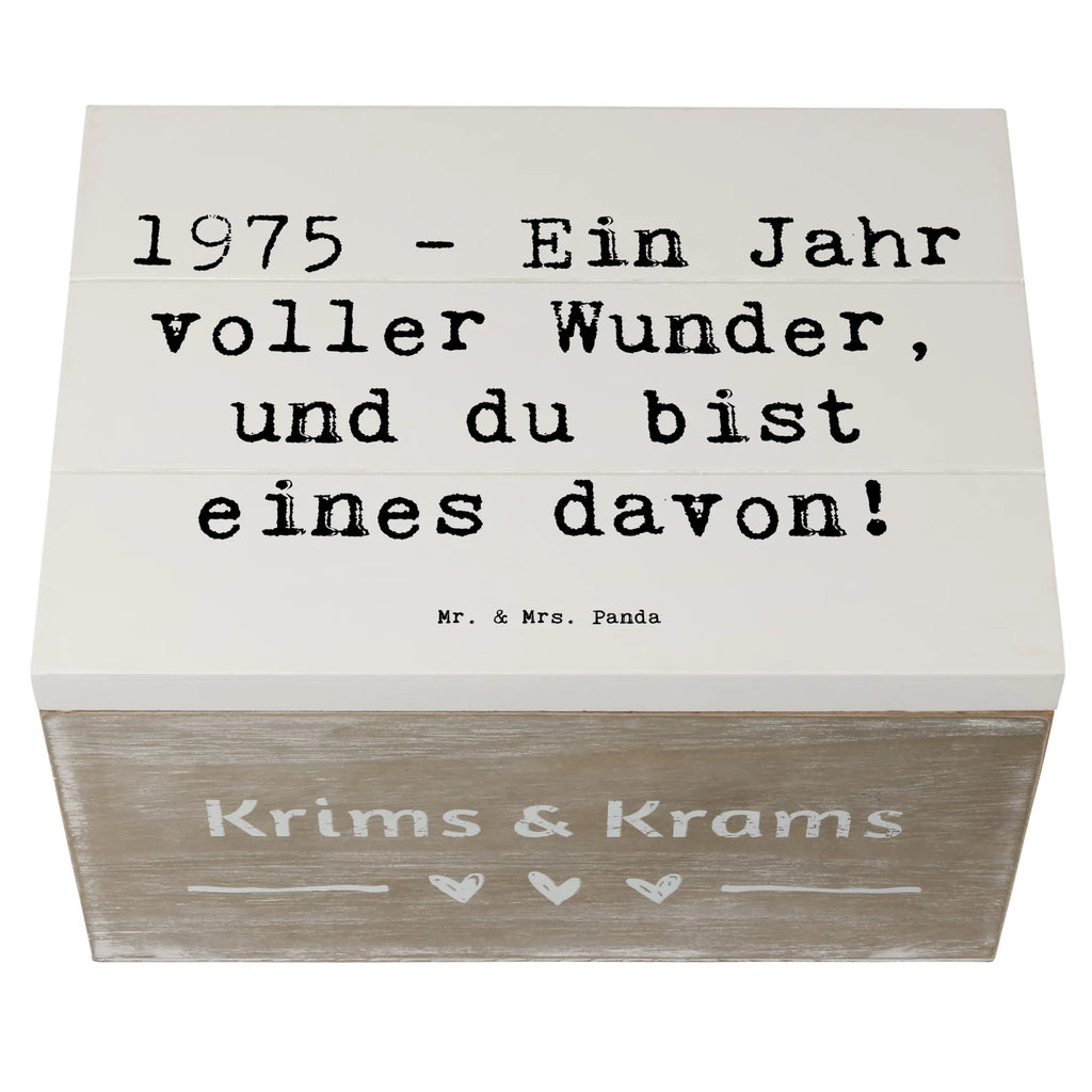 Holzkiste Spruch 1975 Geburtstag Wunder Erinnerungsbox, XXL, Schatzkiste, Truhe, Erinnerungskiste, Geschenkdose, Aufbewahrungsbox, Schatulle, Dekokiste, Holzkiste, Geschenkbox, Kiste, Geburtstag, Geburtstagsgeschenk, Geschenk