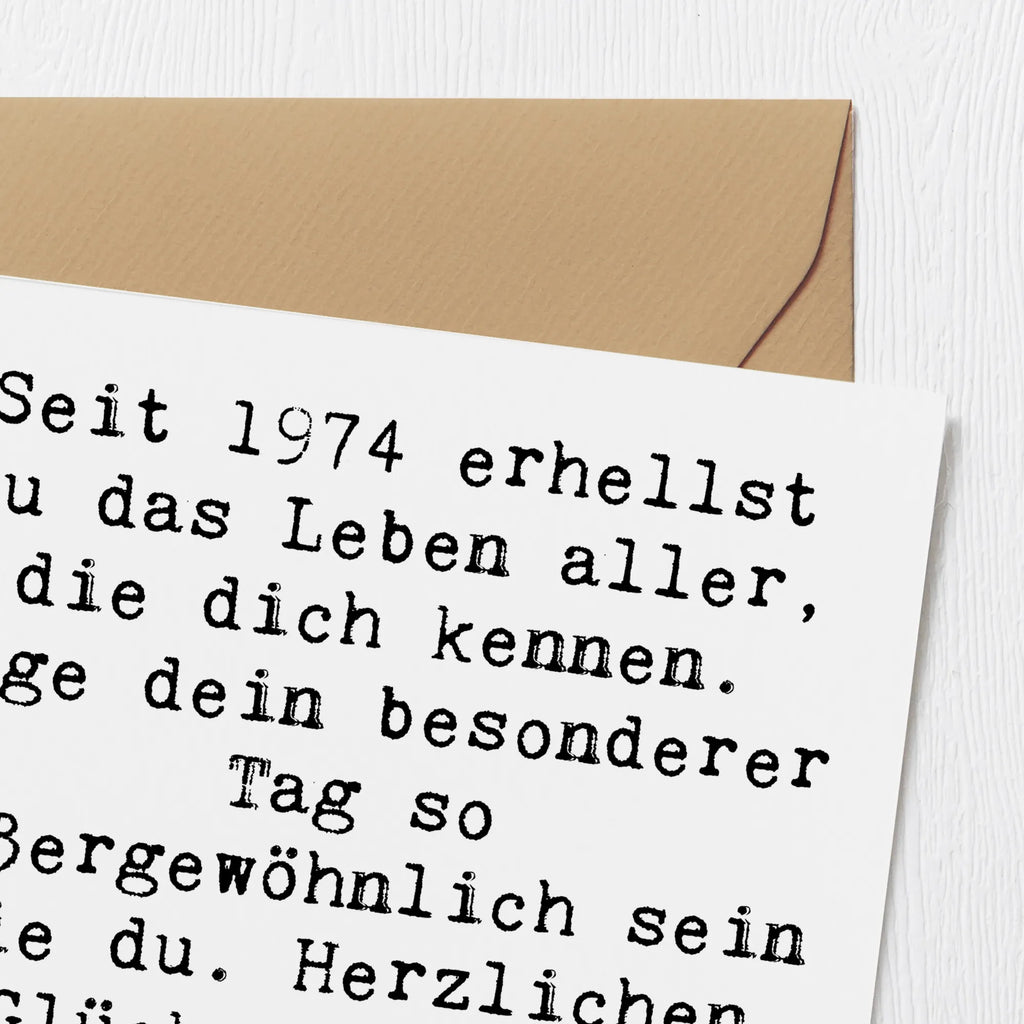 Deluxe Card Saying Seit 1974 erhellst du das Leben aller, die dich kennen. Möge dein besonderer Tag so außergewöhnlich sein wie du. Herzlichen Glückwunsch zum Geburtstag! Karte, Hochwertige Grußkarte, Klappkarte, Geburtstagskarte, Grußkarte, Hochwertige Klappkarte, Einladungskarte, Hochzeitskarte, Glückwunschkarte, Geburtstag, Geburtstagsgeschenk, Geschenk