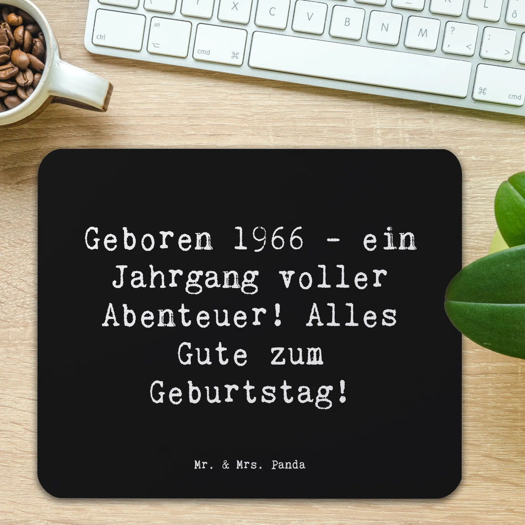 Mauspad Spruch 1966 Geburtstag Abenteuer Büroausstattung, Mauspad Büro, Arbeitszimmer, Computer zubehör, Mousepad, Designer Mauspad, PC Zubehör, Mauspad, Einzigartiges Mauspad, Mausunterlage, Geburtstag, Geburtstagsgeschenk, Geschenk
