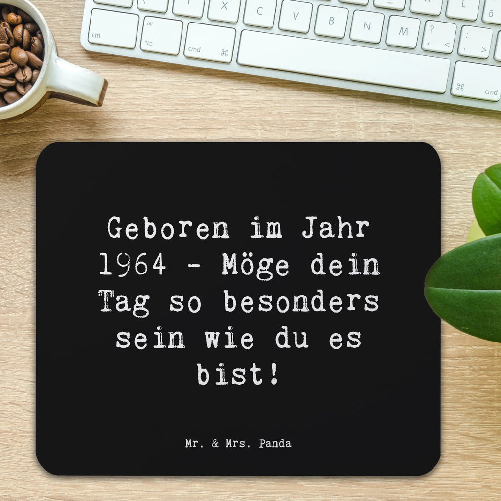 Mouse mat Saying Geboren im Jahr 1964 - Möge dein Tag so besonders sein wie du es bist! Büroausstattung, Mauspad Büro, PC Zubehör, Computer zubehör, Mauspad, Arbeitszimmer, Einzigartiges Mauspad, Mausunterlage, Designer Mauspad, Mousepad, Geburtstag, Geburtstagsgeschenk, Geschenk