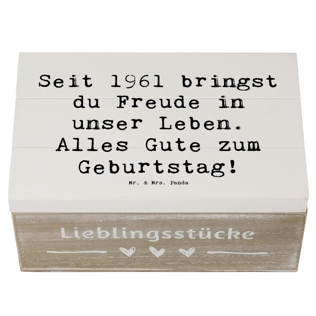 Wooden chest Saying Seit 1961 bringst du Freude in unser Leben. Alles Gute zum Geburtstag! Aufbewahrungsbox Holz, box holz, Holztruhe, Aufbewahrungsbox aus Holz, Holzkiste, aufbewahrungskisten, Schatulle, holzkästchen, kiste holz, Holzbox, aufbewahrungstruhe, Holzkisten, holzschatulle, Holzbox mit Deckel, Holz Aufbewahrungsbox, Box aus Holz, holzschachtel, holztruhen, aufbewahrungskiste mit deckel, truhe holz, Holzboxen, Aufbewahrungsbox, aufbewahrungsboxen, Aufbewahrungskiste, Holzkiste mit Deckel, Geburtstag, Geburtstagsgeschenk, Geschenk