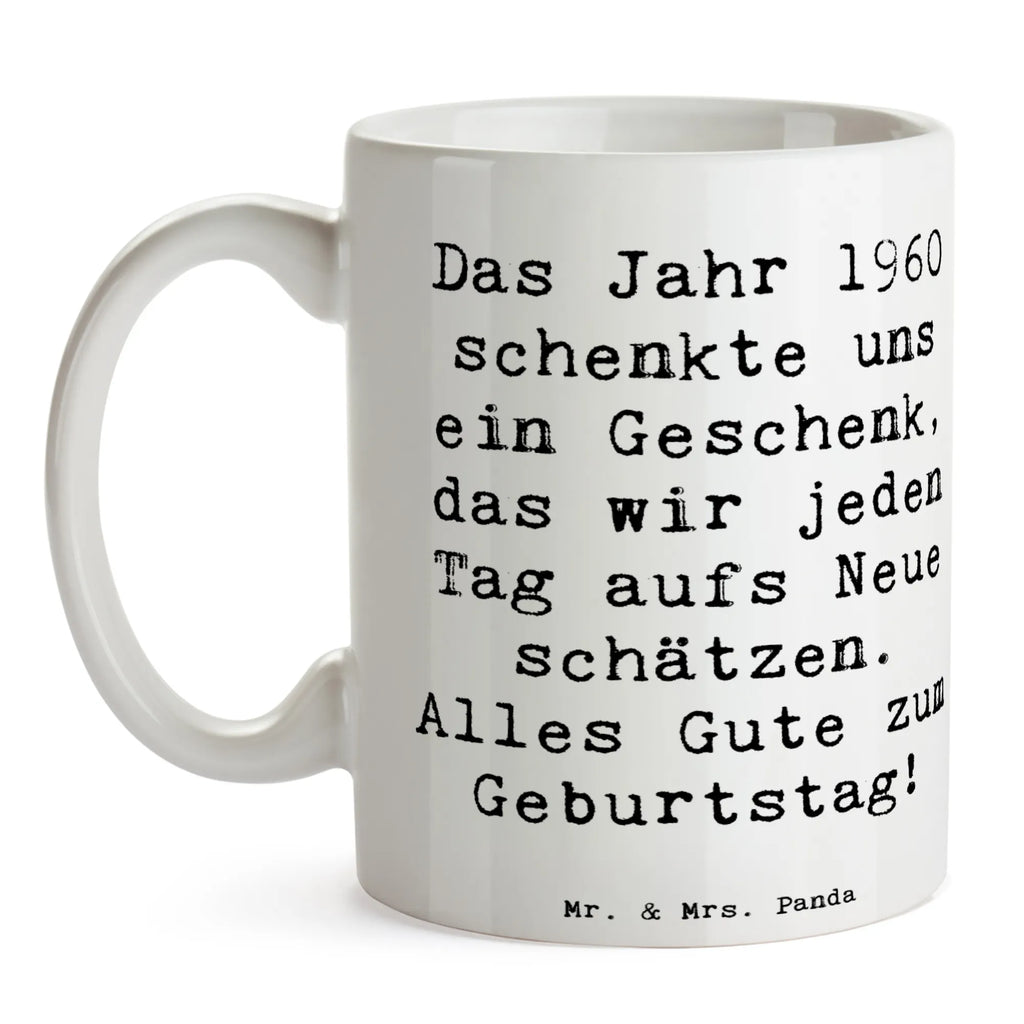 Mug Saying Das Jahr 1960 schenkte uns ein Geschenk, das wir jeden Tag aufs Neue schätzen. Alles Gute zum Geburtstag! Mug, Teetasse, Trinkbecher, Tasse, Becher, Bürotasse, milchkaffeetasse, Dekotasse, heißgetränkebecher, kaffeetasse keramik, Keramikbecher, Keramiktasse, Frühstücksbecher, kaffeetasse bedruckt, Teepott, Bedruckte Tasse, Coffee Mug, Henkelbecher, tasse für büro, Geschenktasse, Tasse mit Spruch, Designtasse, Henkeltasse, schöne tasse, Teebecher, kaffeebecher bedruckt, statement tasse, Motivtasse, haferl, Pott, tasse für kaffee, Trinktasse, Kaffeebecher, Kakaotasse, hochwertige tasse, Tasse mit Motiv, kaffeebecher keramik, Sprüchetasse, design tasse, Kaffeetasse, Kaffeepott, Bürobecher, Frühstückstasse, Geschenk, Geburtstag, Geburtstagsgeschenk
