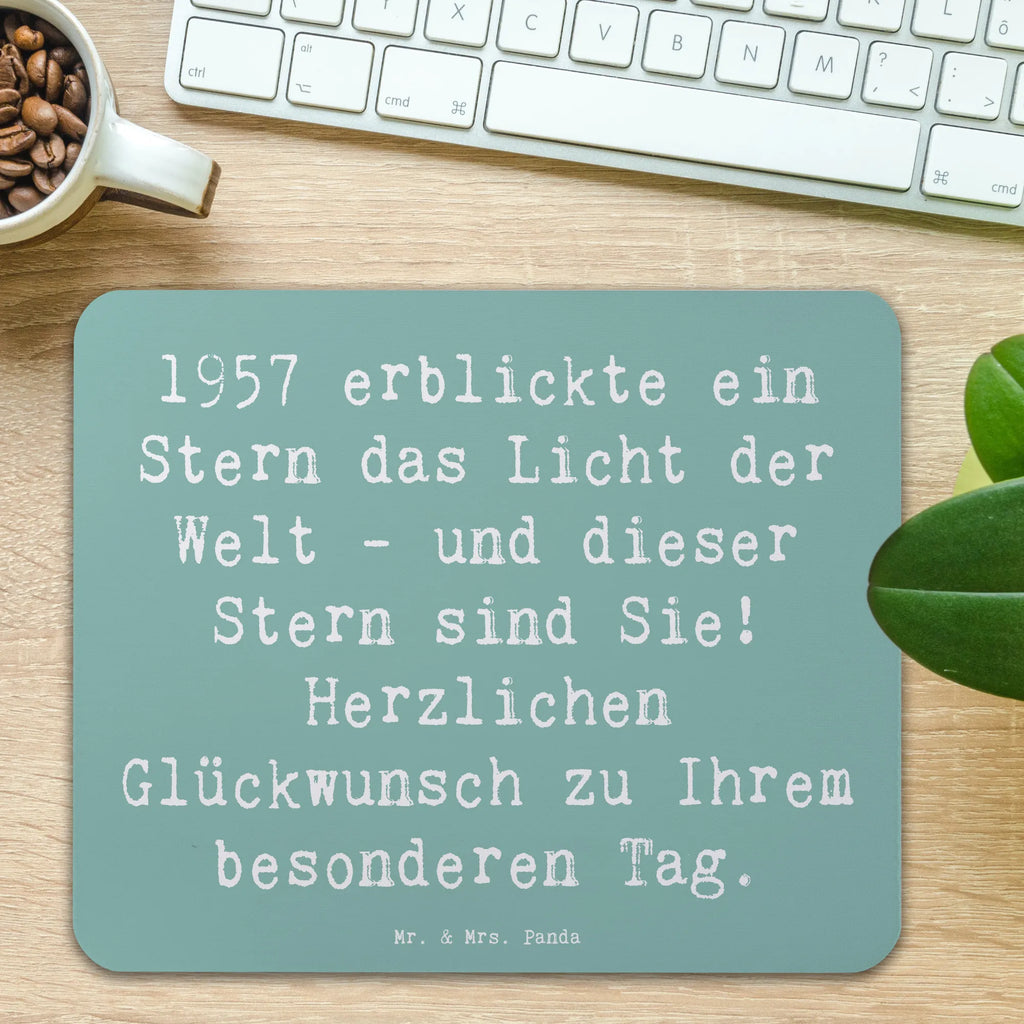 Mouse mat Saying 1957 erblickte ein Stern das Licht der Welt - und dieser Stern sind Sie! Herzlichen Glückwunsch zu Ihrem besonderen Tag. Mousepad, Mausunterlage, Mauspad, Mauspad Büro, Arbeitszimmer, PC Zubehör, Computer zubehör, Büroausstattung, Einzigartiges Mauspad, Designer Mauspad, Geburtstag, Geburtstagsgeschenk, Geschenk
