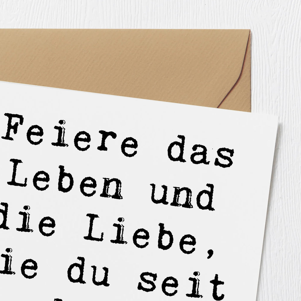 Deluxe Card Saying Feiere das Leben und die Liebe, die du seit 1957 teilst! Einladungskarte, Glückwunschkarte, Karte, Hochwertige Grußkarte, Hochwertige Klappkarte, Geburtstagskarte, Hochzeitskarte, Grußkarte, Klappkarte, Geburtstag, Geburtstagsgeschenk, Geschenk