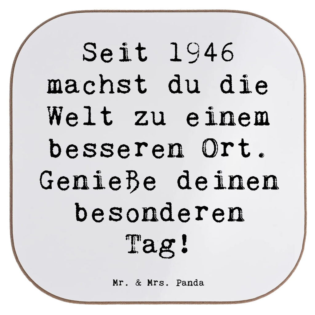 Square coaster Saying Seit 1946 machst du die Welt zu einem besseren Ort. Genieße deinen besonderen Tag! Korkuntersetzer, Untersetzer Gläser, Holzuntersetzer, Untersetzer aus Holz, Untersetzer Holz, Untersetzer für Gläser, Glasuntersetzer, Bierdeckel, Getränkeuntersetzer, Untersetzer Design, Untersetzer, Tassen Untersetzer, Geburtstag, Geburtstagsgeschenk, Geschenk