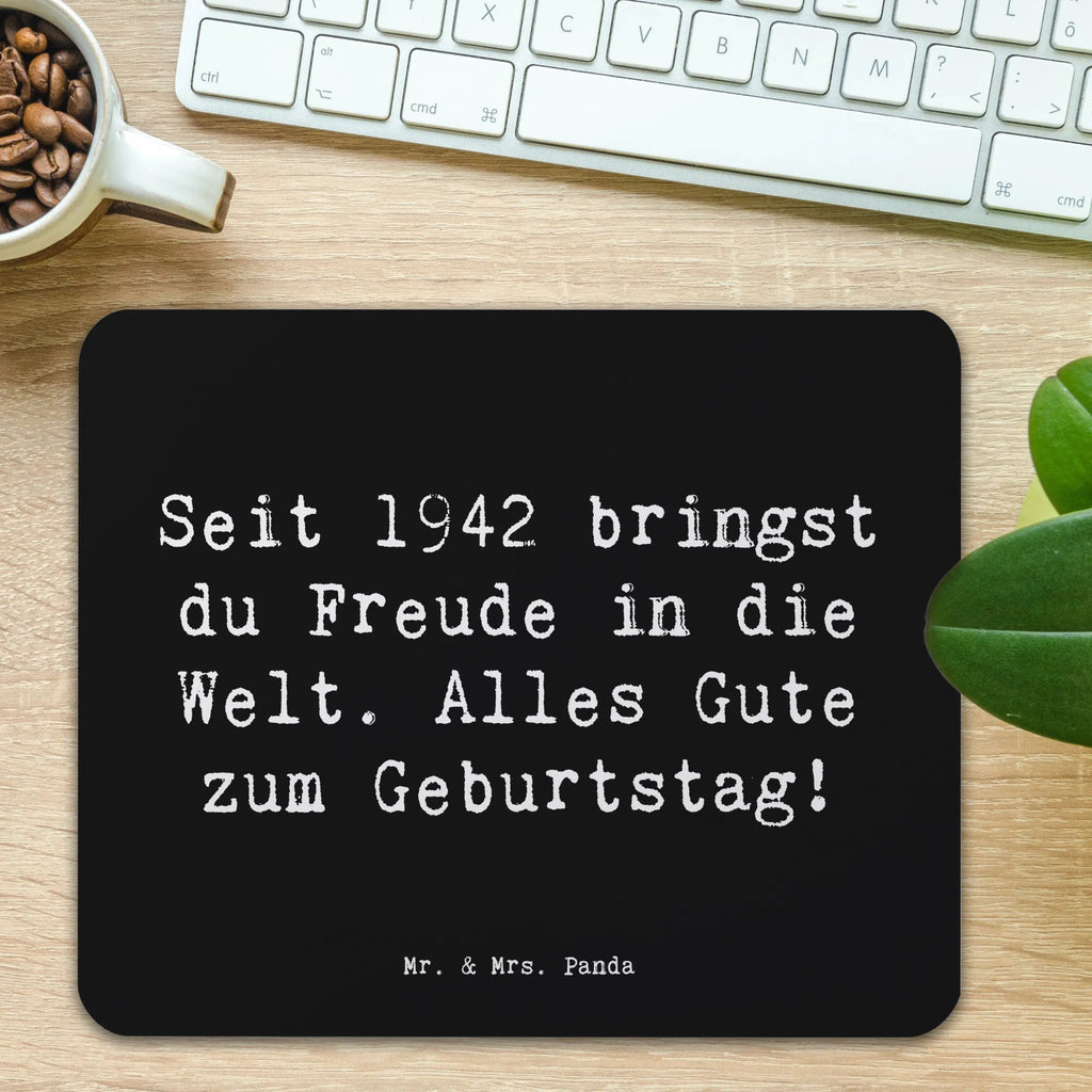 Mauspad Spruch 1942 Geburtstag Freude Mausunterlage, Mauspad, Computer zubehör, Mousepad, Büroausstattung, Einzigartiges Mauspad, Mauspad Büro, Arbeitszimmer, PC Zubehör, Designer Mauspad, Geburtstag, Geburtstagsgeschenk, Geschenk