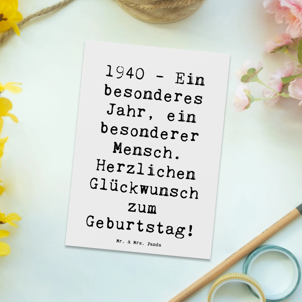 Postcard Saying 1940 - Ein besonderes Jahr, ein besonderer Mensch. Herzlichen Glückwunsch zum Geburtstag! Dankeskarte, Geschenkkarte, Einladung, Geburtstagskarte, Einladung Geburtstag, Grußkarte, Karte, Ansichtskarte, Ansichtskarten, Einladungskarten Geburtstag, Postkarte, Einladungskarte, Geburtstag, Geburtstagsgeschenk, Geschenk