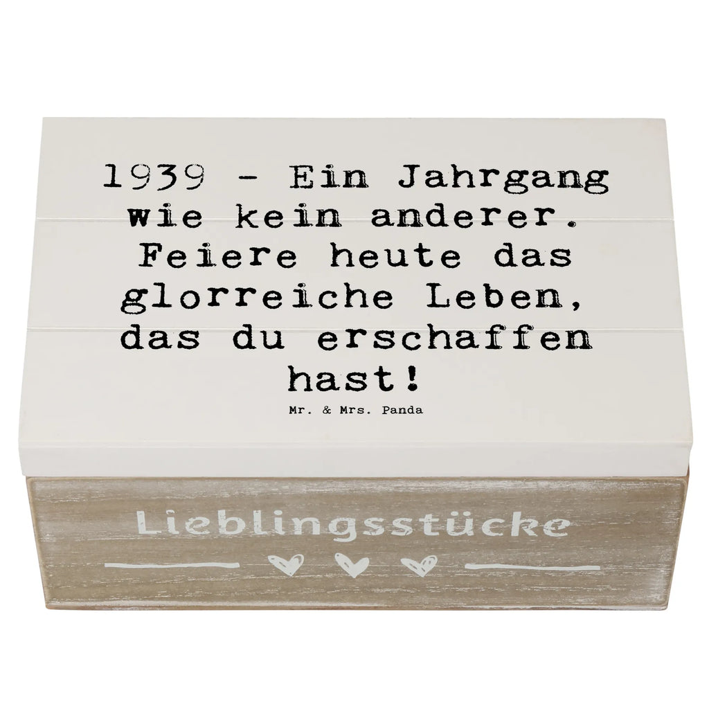 Wooden chest Saying 1939 - Ein Jahrgang wie kein anderer. Feiere heute das glorreiche Leben, das du erschaffen hast! Geschenkdose, Truhe, Aufbewahrungsbox, Schatulle, Holzkiste, Kiste, XXL, Erinnerungsbox, Schatzkiste, Geschenkbox, Dekokiste, Erinnerungskiste, Geburtstag, Geburtstagsgeschenk, Geschenk