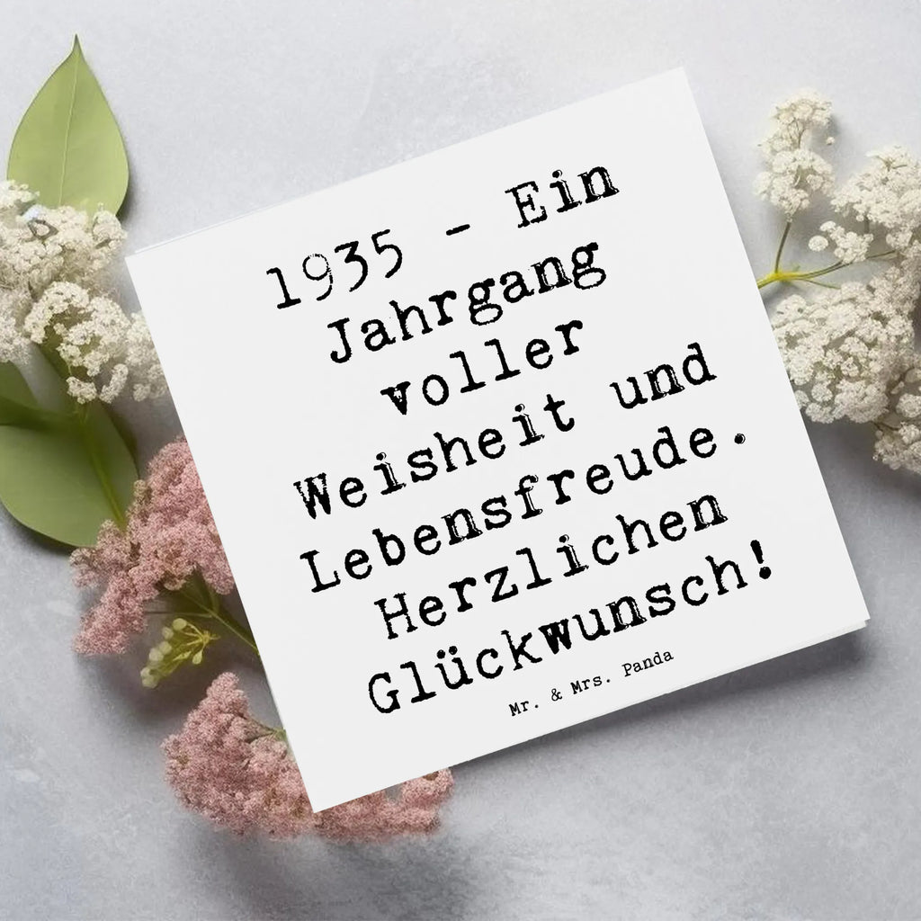 Deluxe Card Saying 1935 - Ein Jahrgang voller Weisheit und Lebensfreude. Herzlichen Glückwunsch! Grußkarte, Hochzeitskarte, Hochwertige Grußkarte, Geburtstagskarte, Einladungskarte, Karte, Glückwunschkarte, Hochwertige Klappkarte, Klappkarte, Geburtstag, Geburtstagsgeschenk, Geschenk