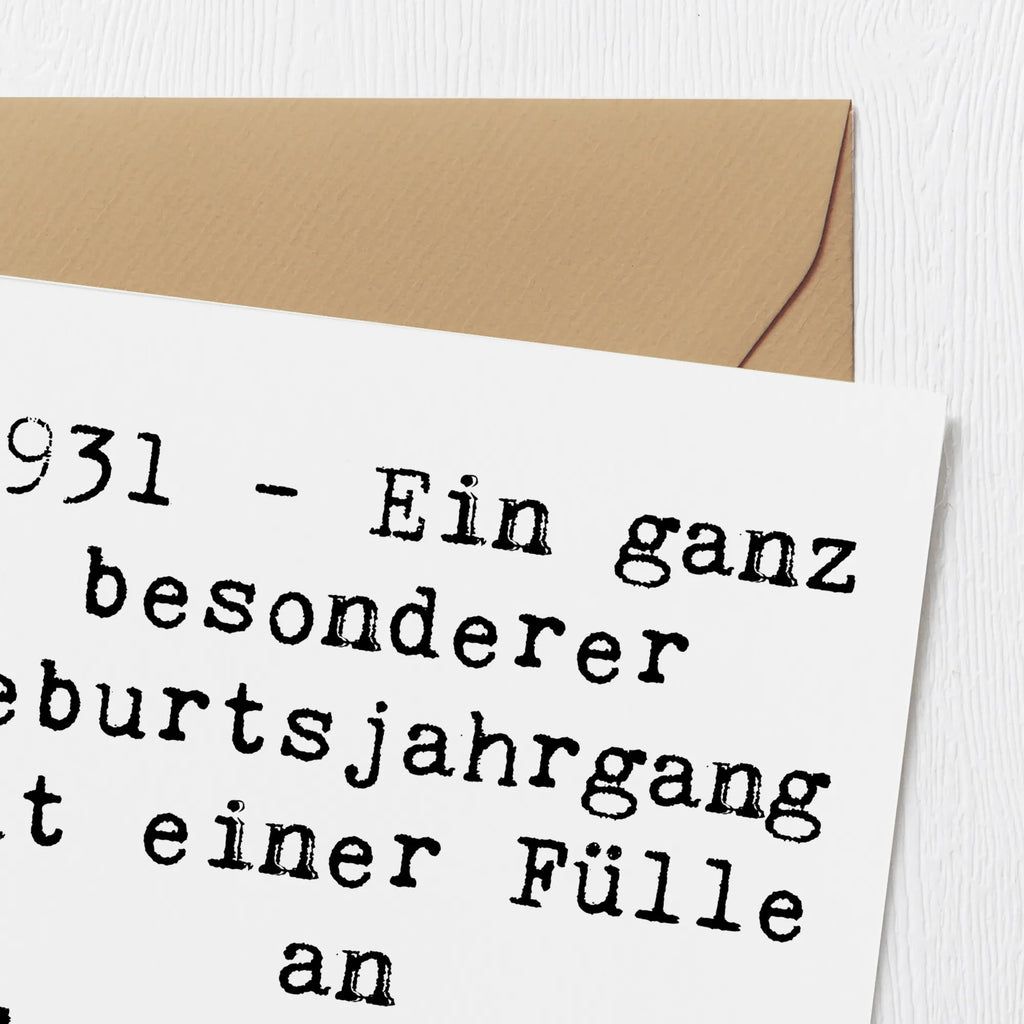 Deluxe Card Saying 1931 - Ein ganz besonderer Geburtsjahrgang mit einer Fülle an Lebenserfahrung und Weisheit. Klappkarte, Hochwertige Grußkarte, Glückwunschkarte, Hochwertige Klappkarte, Geburtstagskarte, Karte, Hochzeitskarte, Grußkarte, Einladungskarte, Geburtstag, Geburtstagsgeschenk, Geschenk