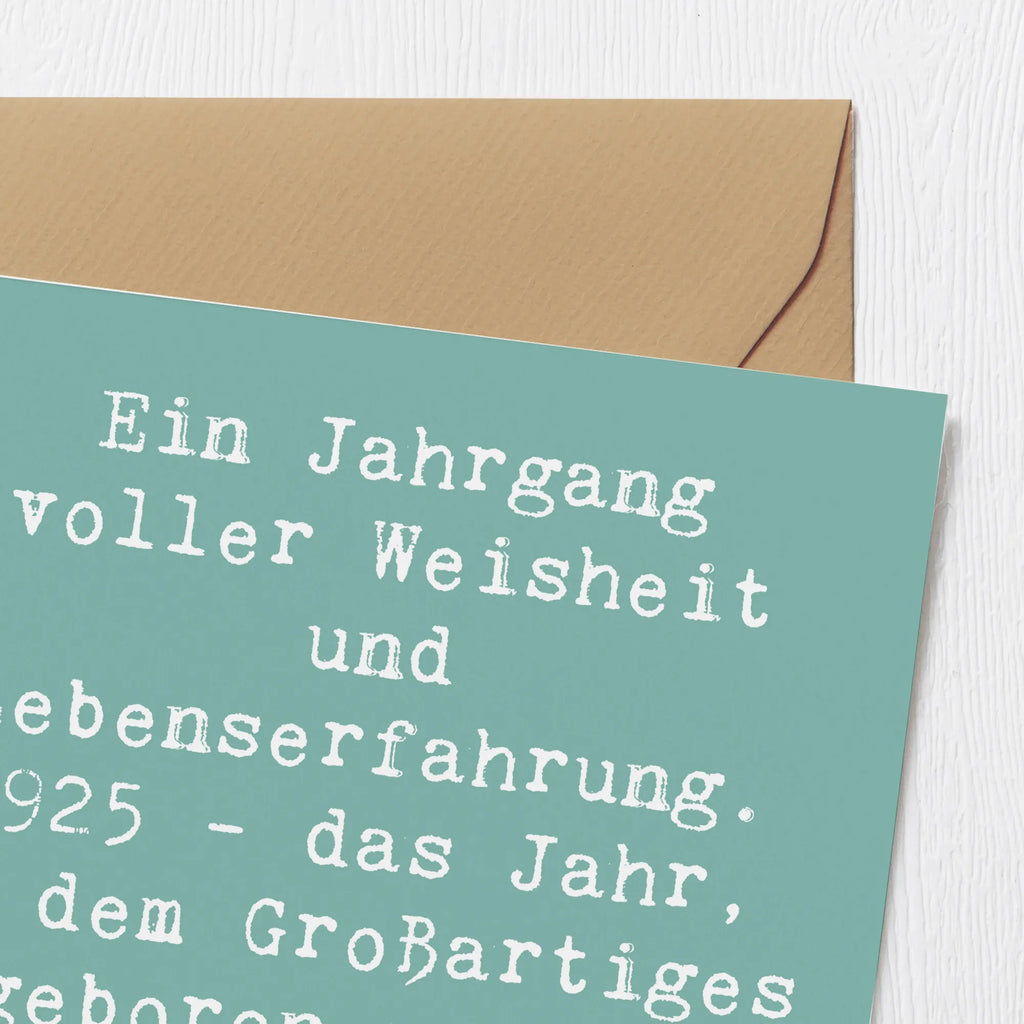 Deluxe Card Saying Ein Jahrgang voller Weisheit und Lebenserfahrung. 1925 - das Jahr, in dem Großartiges geboren wurde. Alles Liebe zum Geburtstag! Karte, Geburtstagskarte, Glückwunschkarte, Klappkarte, Hochwertige Klappkarte, Grußkarte, Hochwertige Grußkarte, Hochzeitskarte, Einladungskarte, Geburtstag, Geburtstagsgeschenk, Geschenk