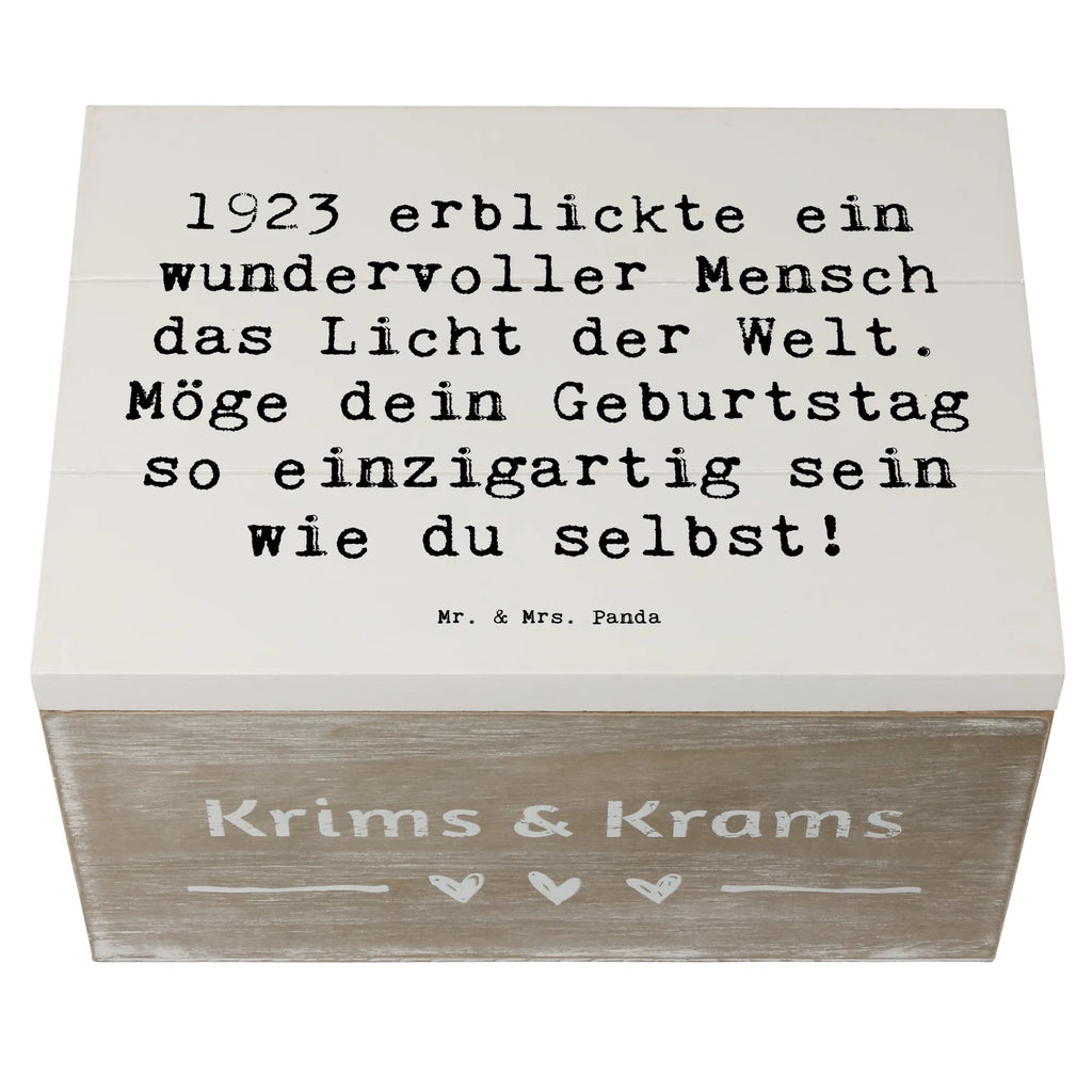Wooden chest Saying 1923 erblickte ein wundervoller Mensch das Licht der Welt. Möge dein Geburtstag so einzigartig sein wie du selbst! Geschenkbox, Truhe, Holzkiste, Schatulle, Erinnerungskiste, Geschenkdose, Kiste, XXL, Erinnerungsbox, Schatzkiste, Aufbewahrungsbox, Dekokiste, Geburtstag, Geburtstagsgeschenk, Geschenk