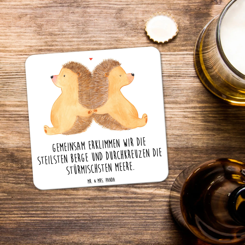 Untersetzer Set Igel händchenhaltend Rutschfester Untersetzer, Getränke­sauguntersetzer, Untersetzer Für Getränke, Dekoruntersetzer, Untersetzer Rund, Untersetzer für Tassen, Getränke-Coaster, Tischuntersetzer, Untersetzer, Design-Untersetzer, Hitzebeständiger Untersetzer, Underlay Für Getränke, Umweltfreundlicher Untersetzer, Becheruntersetzer, Coaster, Untersetzer für Gläser, Glasuntersetzer, Tassenuntersetzer, Nachhaltiger Untersetzer, Untersetzer Eckig, Tischschutzuntersetzer, Untersetzer Set, Handgemachter Untersetzer, Getränkeuntersetzer, Untersetzer Motiv, Universaluntersetzer, Untersetzer für Becher, Kunststoffuntersetzer, Liebe, Partner, Freund, Freundin, Ehemann, Ehefrau, Heiraten, Verlobung, Heiratsantrag, Liebesgeschenk, Jahrestag, Hocheitstag, Hand in Hand, Liebesbeweis, große Liebe, Lieblingsmensch, Igelliebe, Gemeinsamkeit, Geschenk für zwei, Hochzeit, Igel, Love, Liebesbotschaft