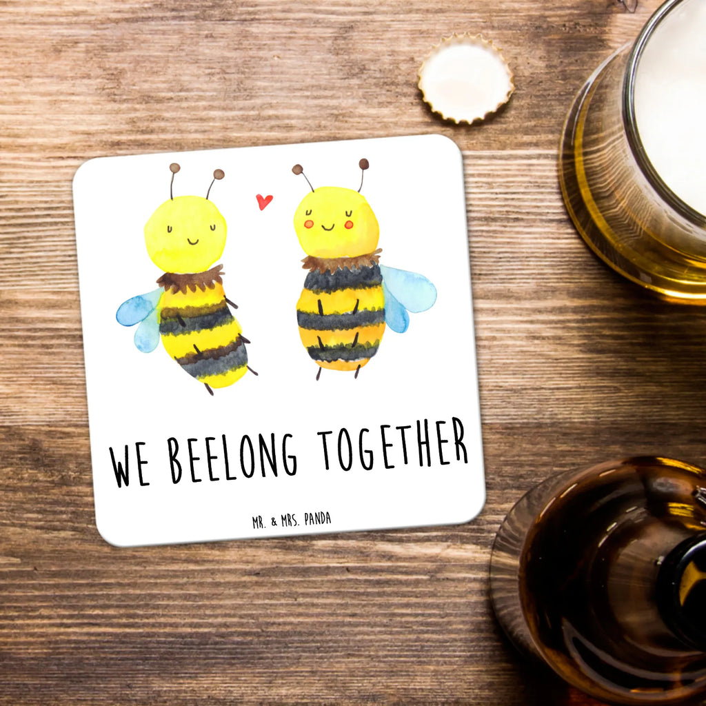 Coaster Set bee In love Getränke­sauguntersetzer, Untersetzer für Becher, Untersetzer, Dekoruntersetzer, Universaluntersetzer, Tassenuntersetzer, Glasuntersetzer, Underlay Für Getränke, Getränkeuntersetzer, Rutschfester Untersetzer, Untersetzer Eckig, Untersetzer Für Getränke, Tischschutzuntersetzer, Untersetzer für Tassen, Getränke-Coaster, Nachhaltiger Untersetzer, Untersetzer Motiv, Handgemachter Untersetzer, Umweltfreundlicher Untersetzer, Coaster, Hitzebeständiger Untersetzer, Untersetzer Set, Kunststoffuntersetzer, Untersetzer Rund, Becheruntersetzer, Design-Untersetzer, Tischuntersetzer, Untersetzer für Gläser, Biene, Wespe, Hummel