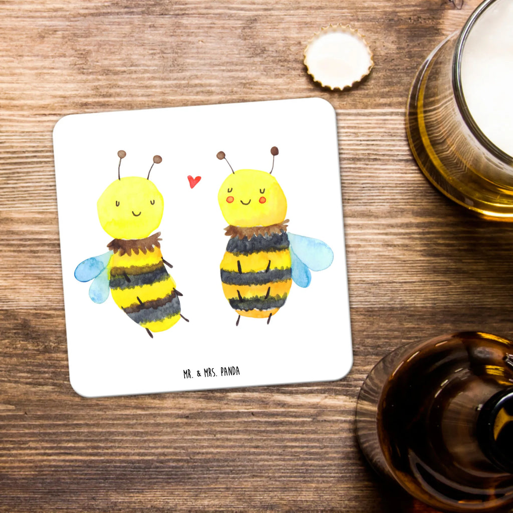 Coaster Set bee In love Getränke­sauguntersetzer, Untersetzer für Becher, Untersetzer, Dekoruntersetzer, Universaluntersetzer, Tassenuntersetzer, Glasuntersetzer, Underlay Für Getränke, Getränkeuntersetzer, Rutschfester Untersetzer, Untersetzer Eckig, Untersetzer Für Getränke, Tischschutzuntersetzer, Untersetzer für Tassen, Getränke-Coaster, Nachhaltiger Untersetzer, Untersetzer Motiv, Handgemachter Untersetzer, Umweltfreundlicher Untersetzer, Coaster, Hitzebeständiger Untersetzer, Untersetzer Set, Kunststoffuntersetzer, Untersetzer Rund, Becheruntersetzer, Design-Untersetzer, Tischuntersetzer, Untersetzer für Gläser, Biene, Wespe, Hummel